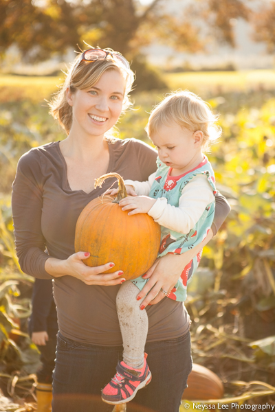 Seven Pumpkin Patch Photo Tips, Mother and daughter with pumpkin