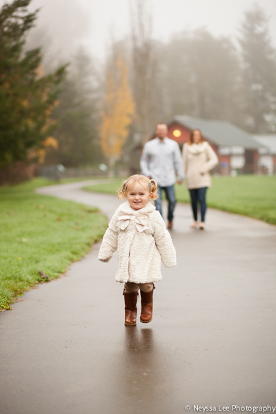 Family photos on a fall day, Toddler, Snoqualmie Family Photography
