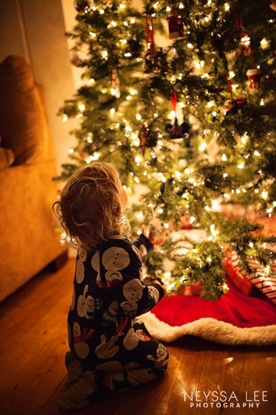 how to photograph the magic of the christmas tree, kids and christmas tree