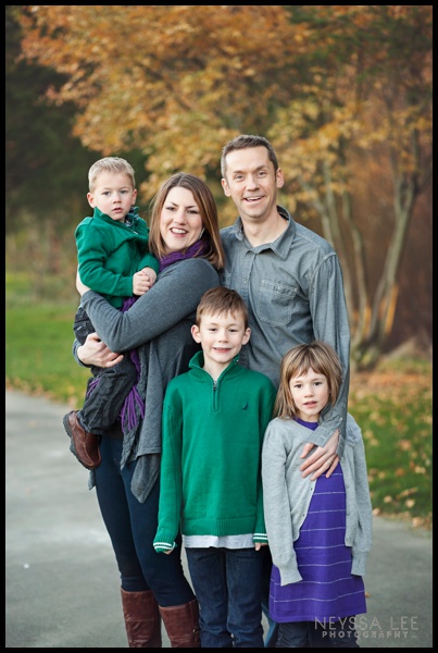 Photos of a family of 5, fall family photos, Family in greens purples and grey