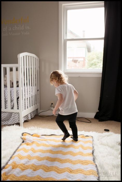 How to Take Better Monthly Photos for Babys 1st Year, location pull back photo