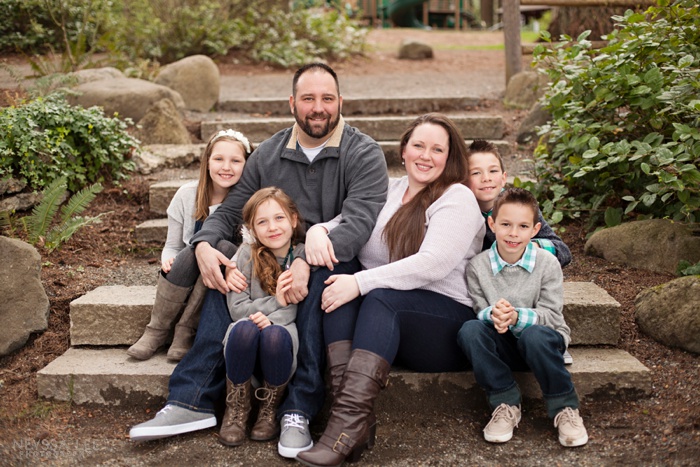 Photographing Family, Family of 6, photo on stairs, photography