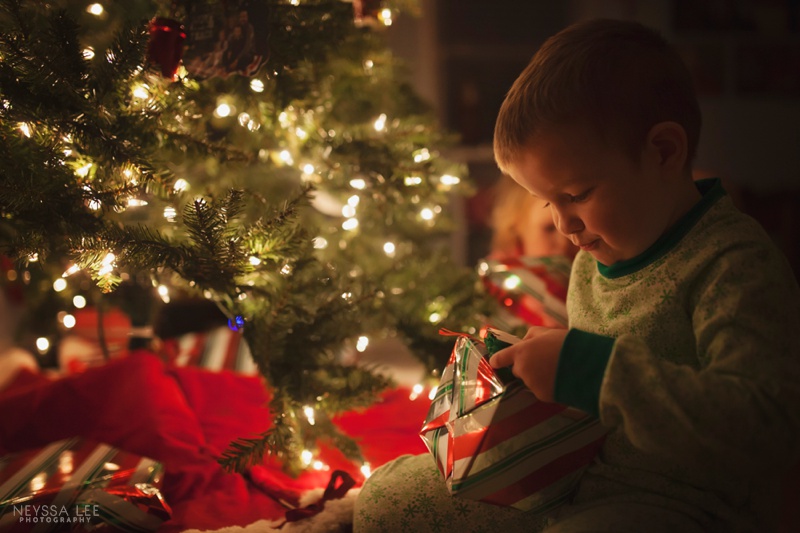 magical christmas tree photos with your kids, christmas jammies, christmas photo tips