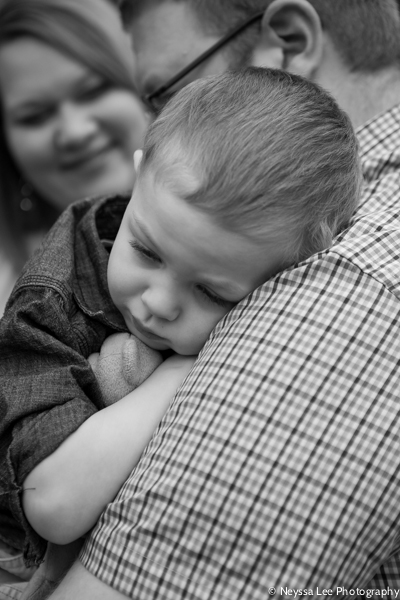 Cuddles for Photos, Snoqualmie Family Photographer