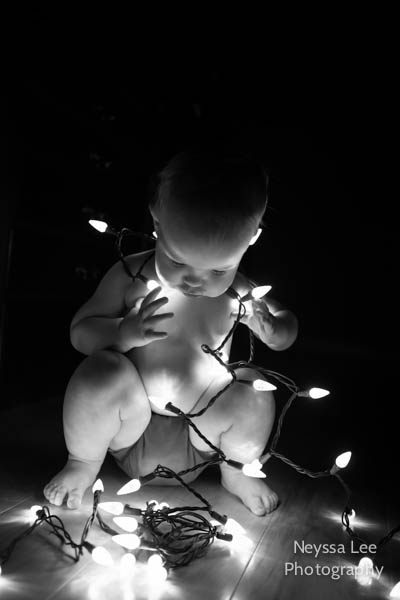 Magical Holiday Lights Photo, Snoqualmie toddler photographer