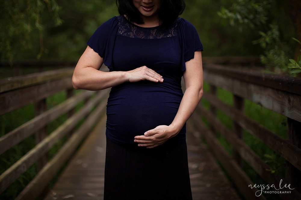 Fun maternity photos with toddlers, photos of sisters, pregnancy photo
