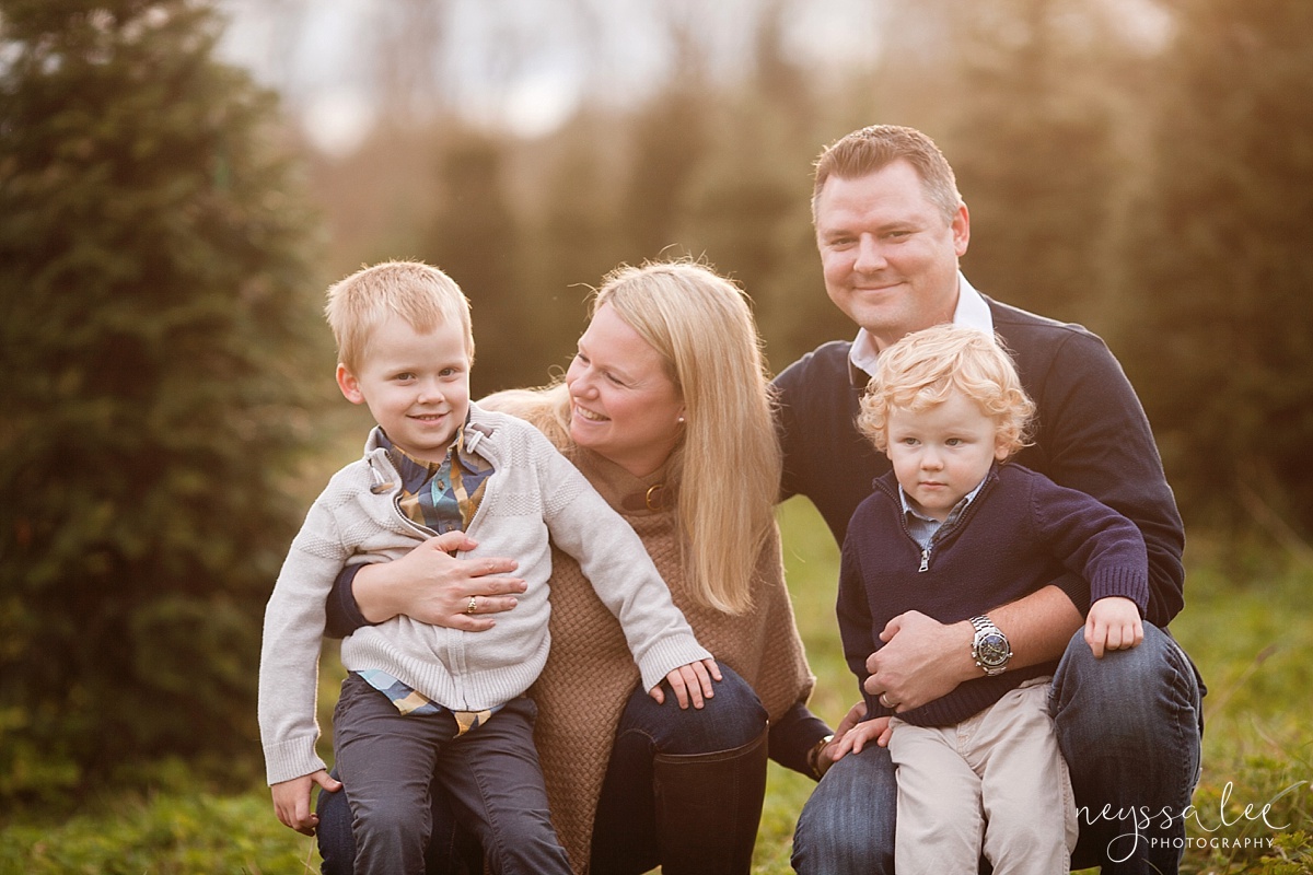 Family Photos at a Christmas Tree farm, family of four, Neyssa Lee Photography, Snoqualmie Photographer, Seattle Family Photography