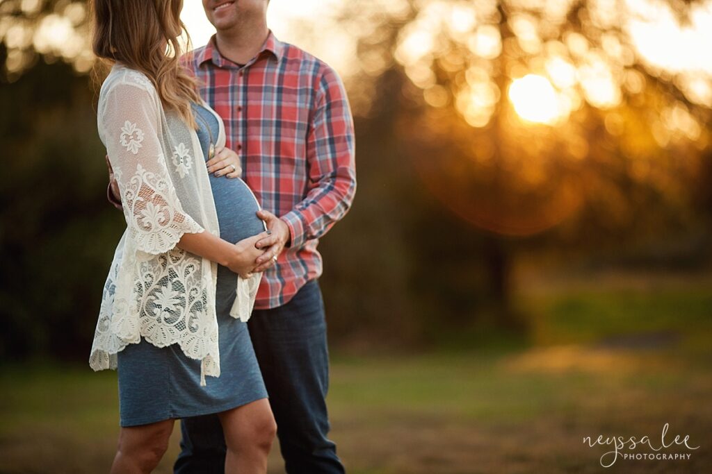 Husband and wife during pregnancy portraits in Snoqualmie Valley