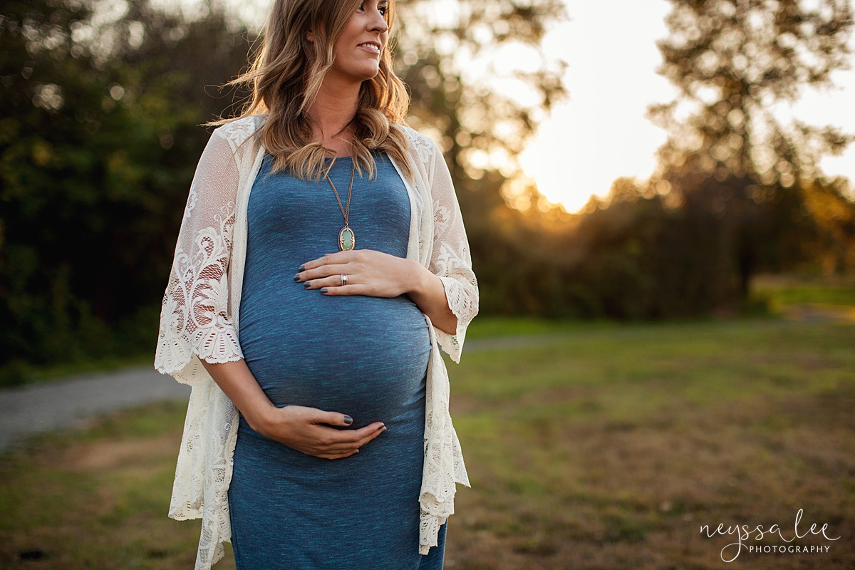 Neyssa Lee Photography Snoqualmie maternity photographer pregnant mother