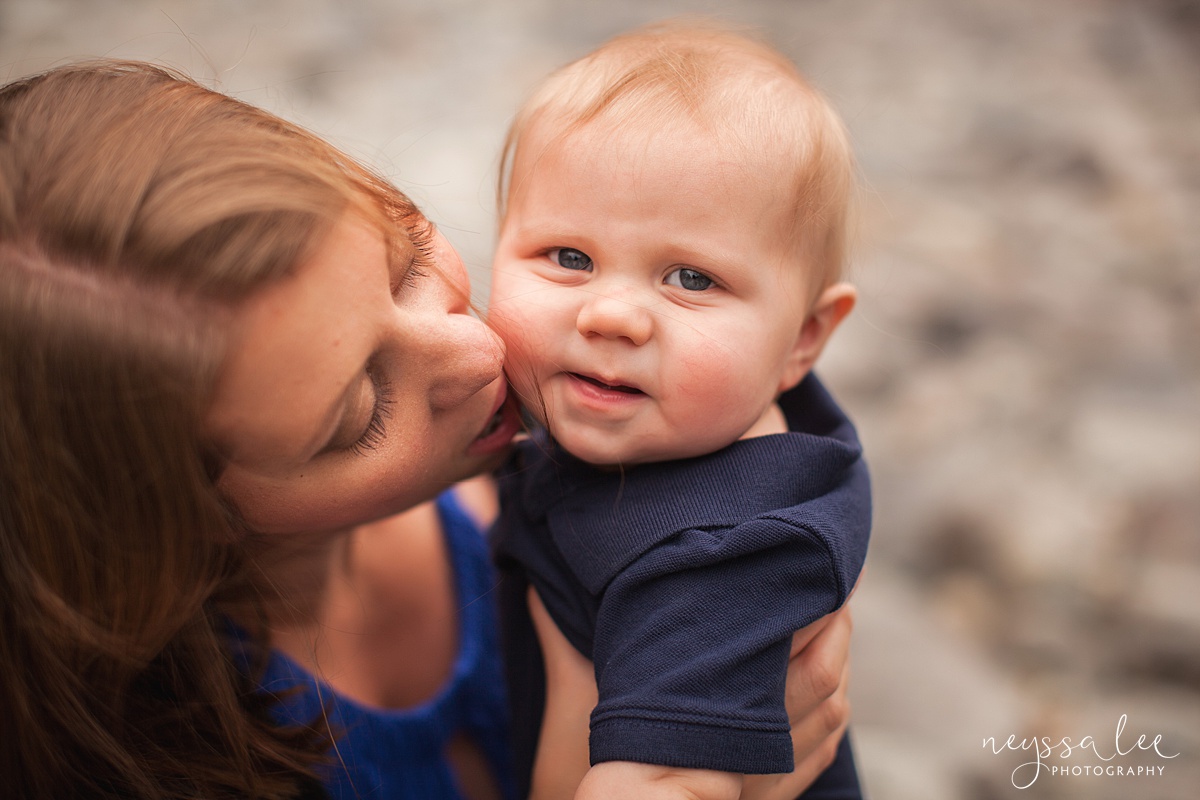 Snoqualmie family photographer, Neyssa Lee Photography, toddler only wants to play during photos, mother and child