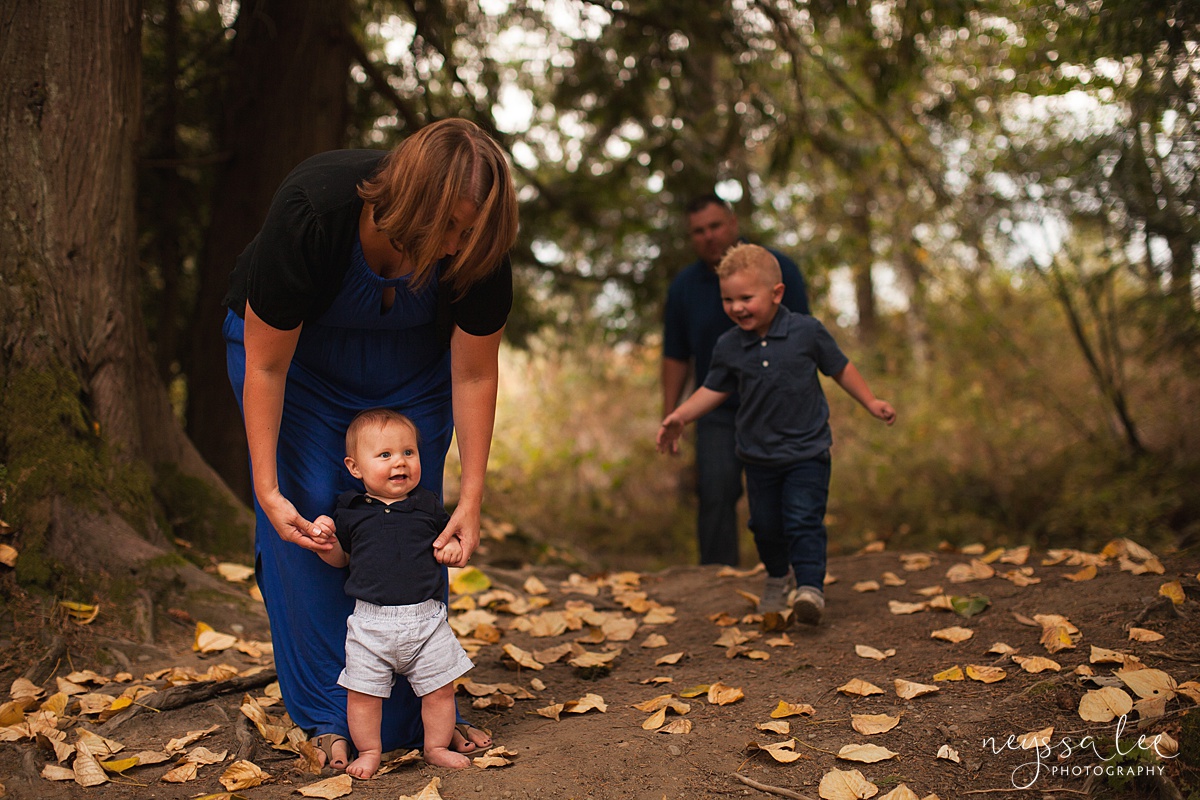 Snoqualmie family photographer, Neyssa Lee Photography, toddler only wants to play during photos,