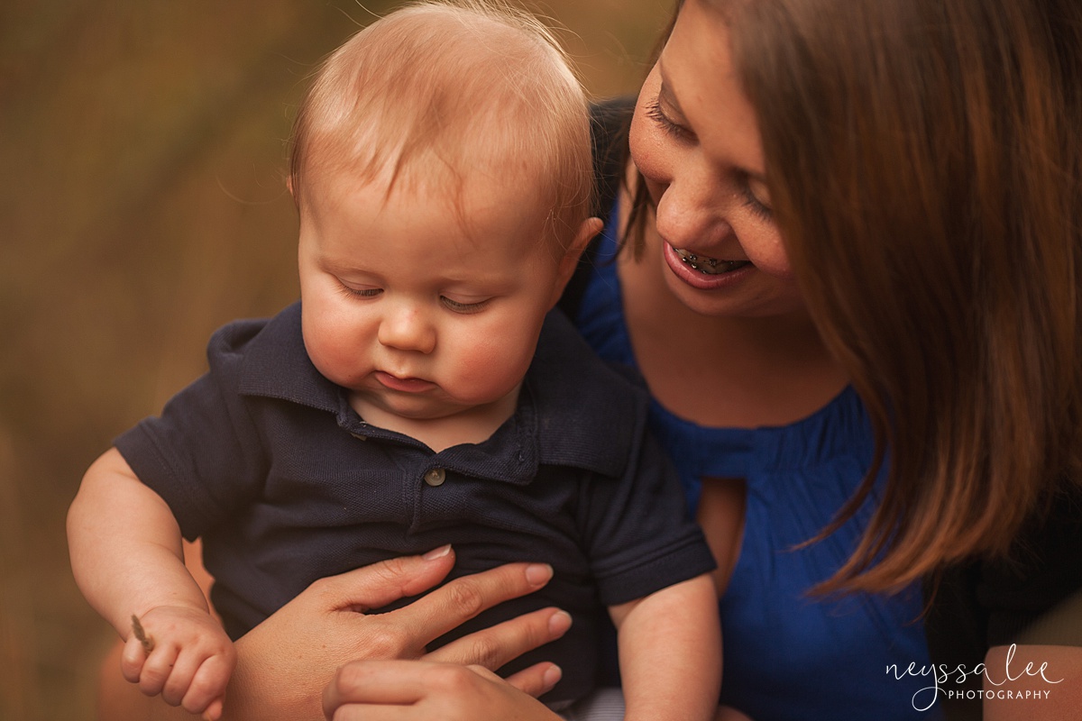 Snoqualmie family photographer, Neyssa Lee Photography, toddler only wants to play during photos, baby cheeks
