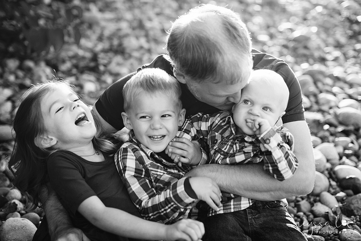 Snoqualmie Family Photographer, Neyssa Lee Photography, Family of 5, dad with kids