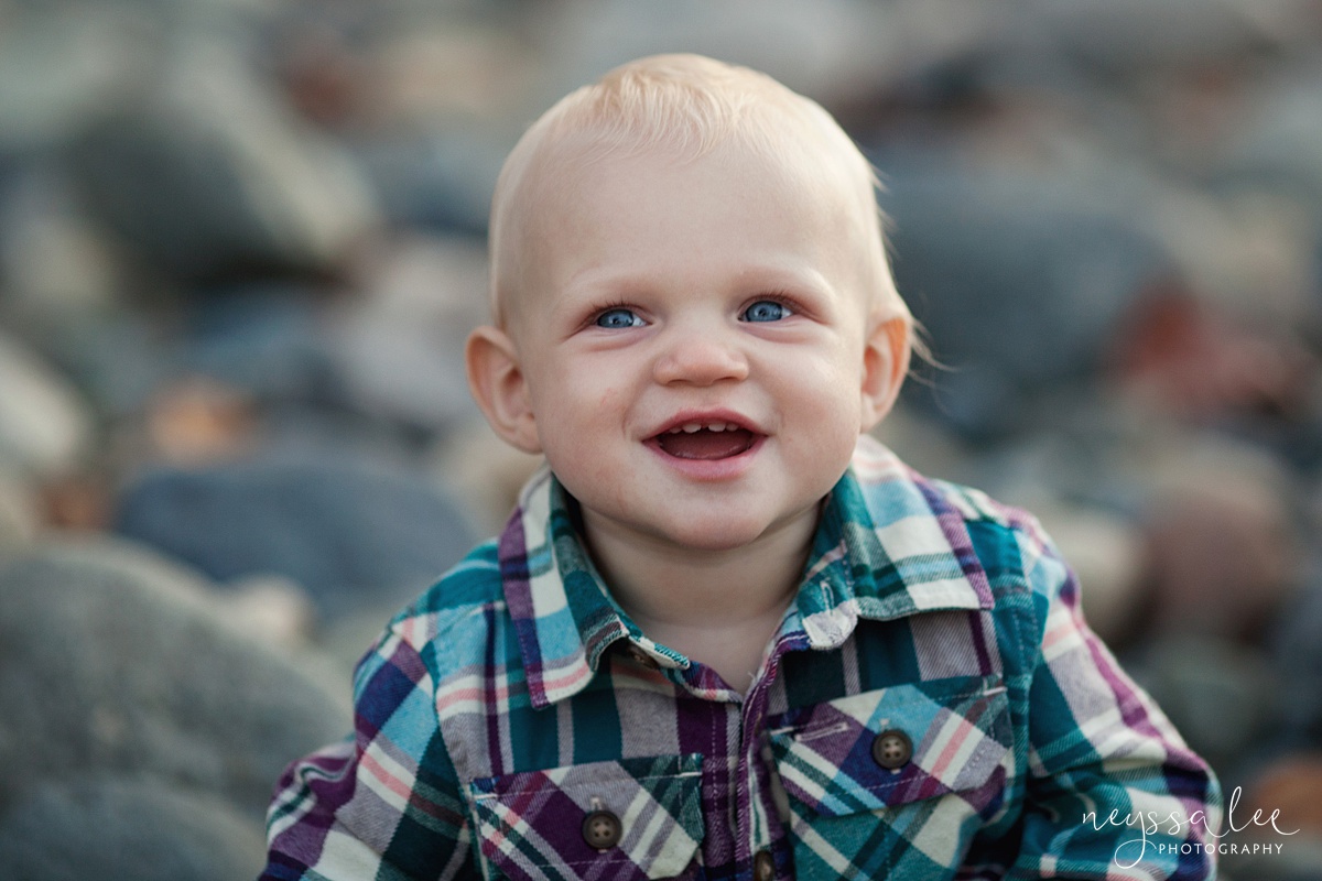 Snoqualmie Family Photographer, Neyssa Lee Photography, Family of 5, baby boy grins