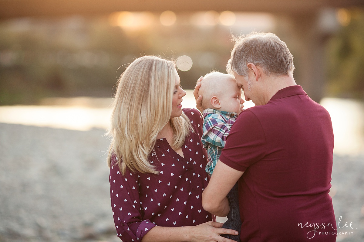 Snoqualmie Family Photographer, Neyssa Lee Photography, Family of 5, parents snuggle baby at river