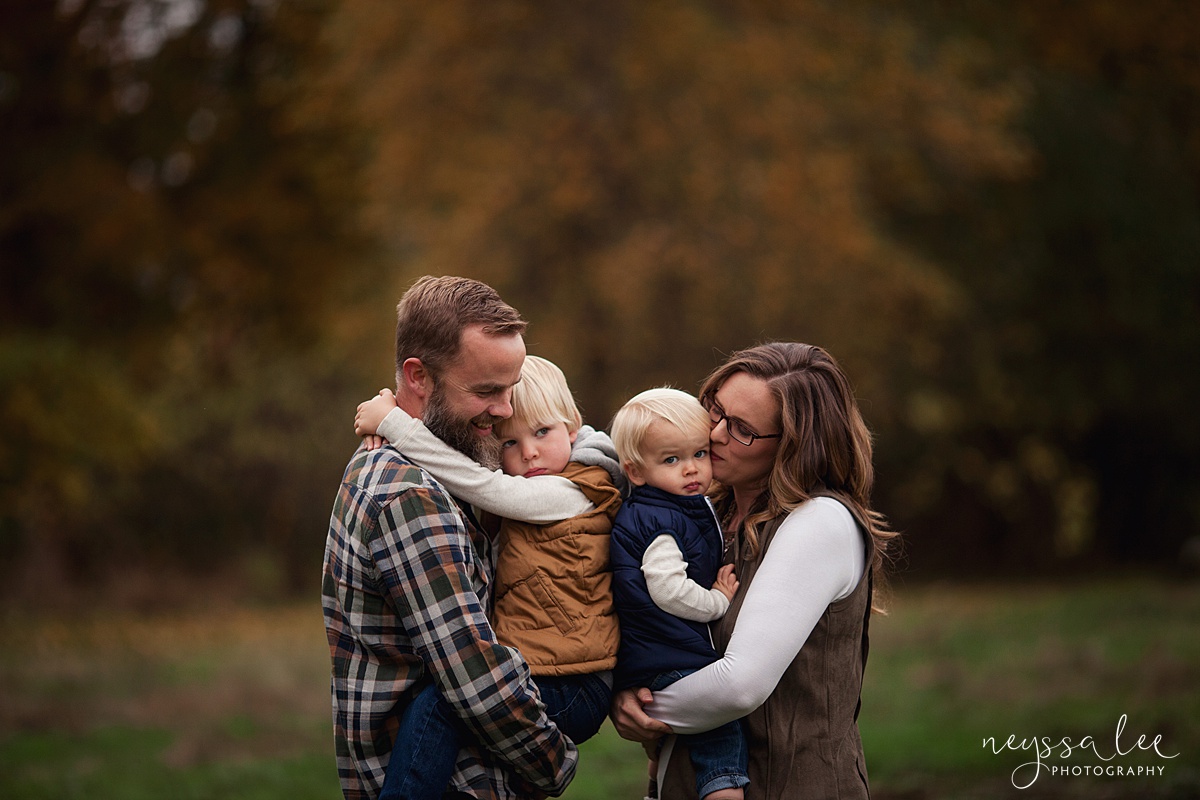 Neyssa Lee Photography, Snoqualmie Family Photographer, Fall Family Photos, Family standing snuggles