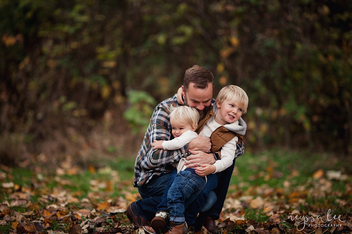 Neyssa Lee Photography, Snoqualmie Family Photographer, Fall Family Photos, Dad tackle hugs sons