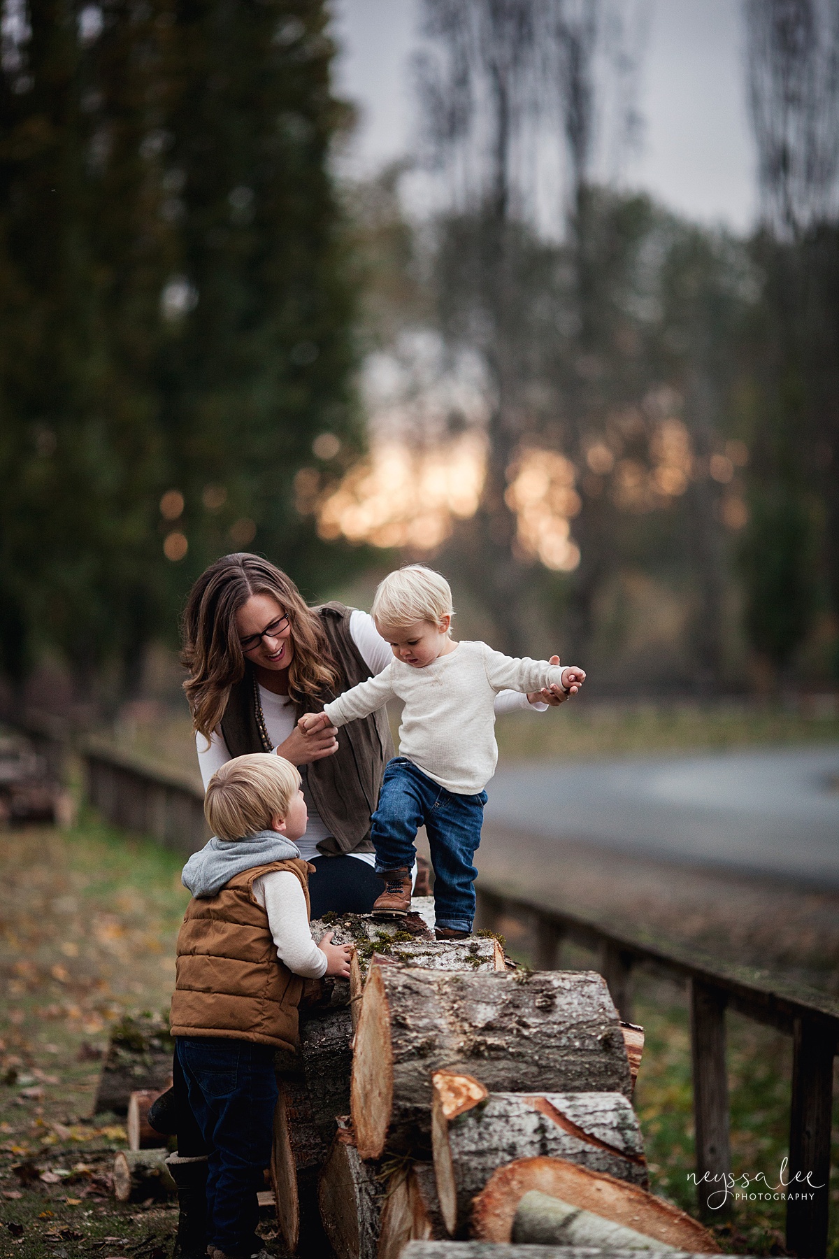 Neyssa Lee Photography, Snoqualmie Family Photographer, Fall Family Photos, Lifestyle Mother and Sons photo