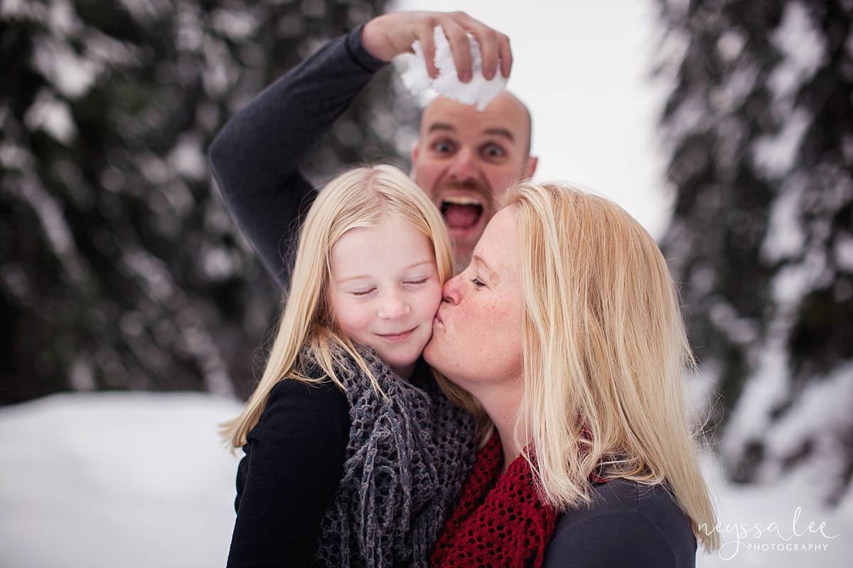 Neyssa Lee Photography, Snoqualmie Family Photographer, Family photos in the snow, mother and daughter, goofy dad