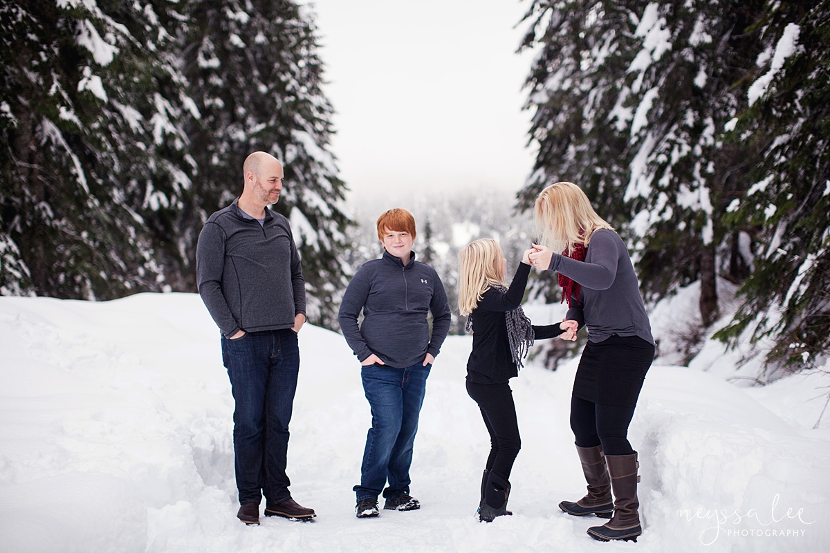Neyssa Lee Photography, Snoqualmie Family Photographer, Family photos in the snow, Playing in the snow