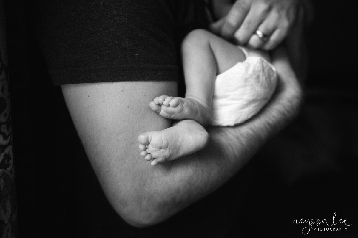 Snoqualmie Newborn Photographer, Neyssa Lee Photography, Newborn baby feet with dads arm
