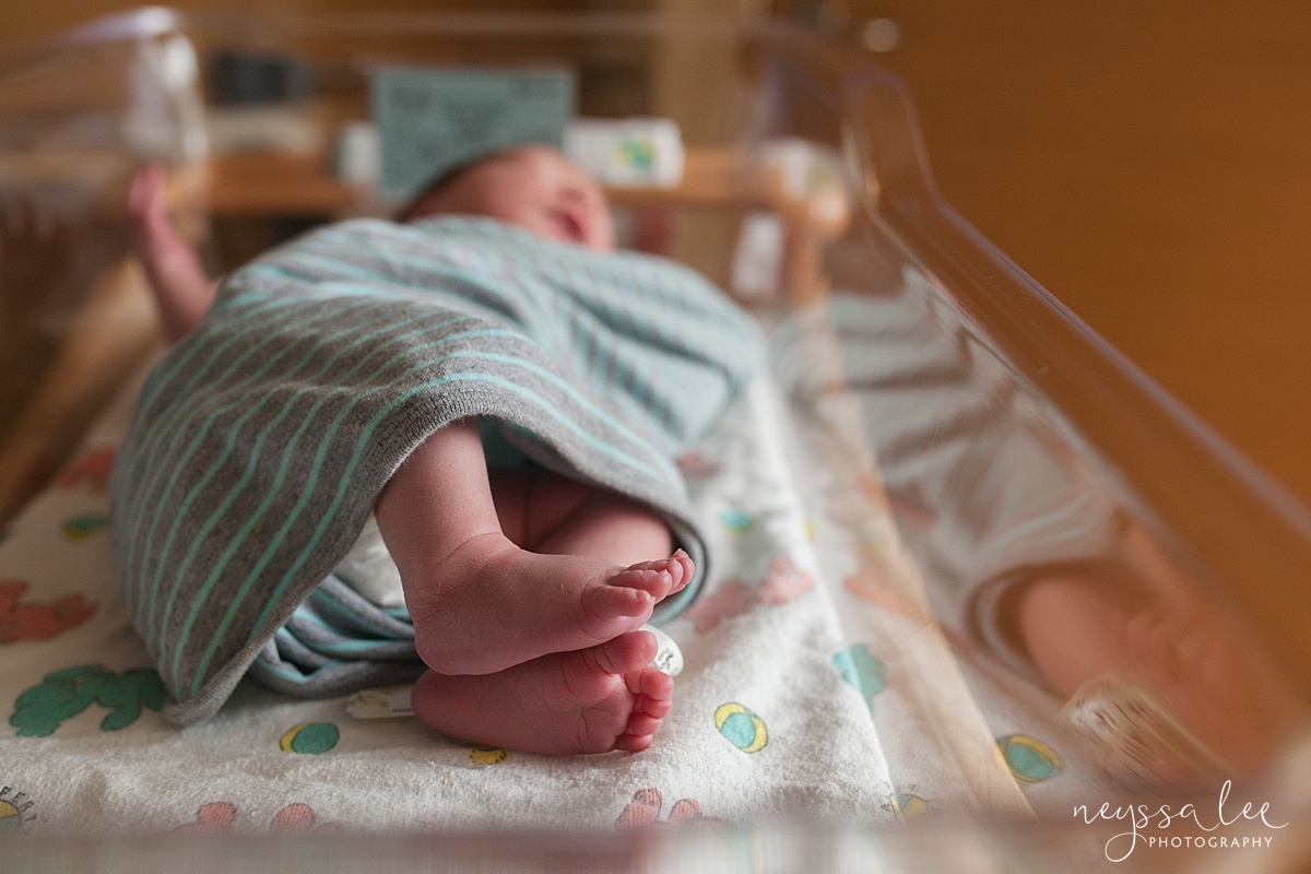unsure of fresh 48 photos, issaquah fresh 48 photographer, Neyssa Lee Photography, tiny Newborn Feet