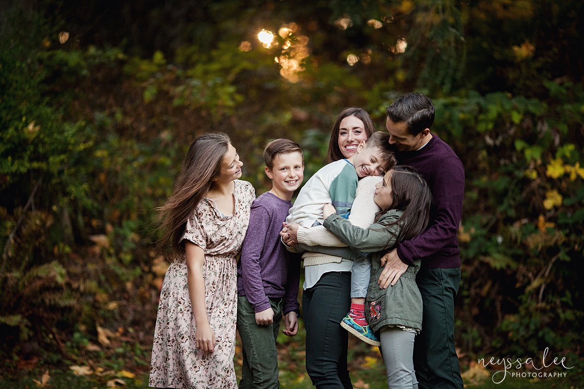Special Place for Family Photos, Seattle Family Photographer, Family of 6, Kids with mom