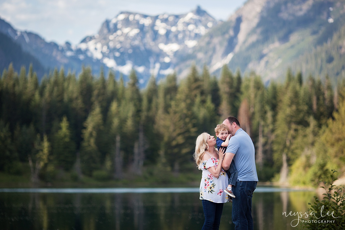 Maternity Photos in the Mountains, Gold Creek Pond, Neyssa Lee Photography, Snoqualmie Family Photographer, Gorgeous Mountain Background