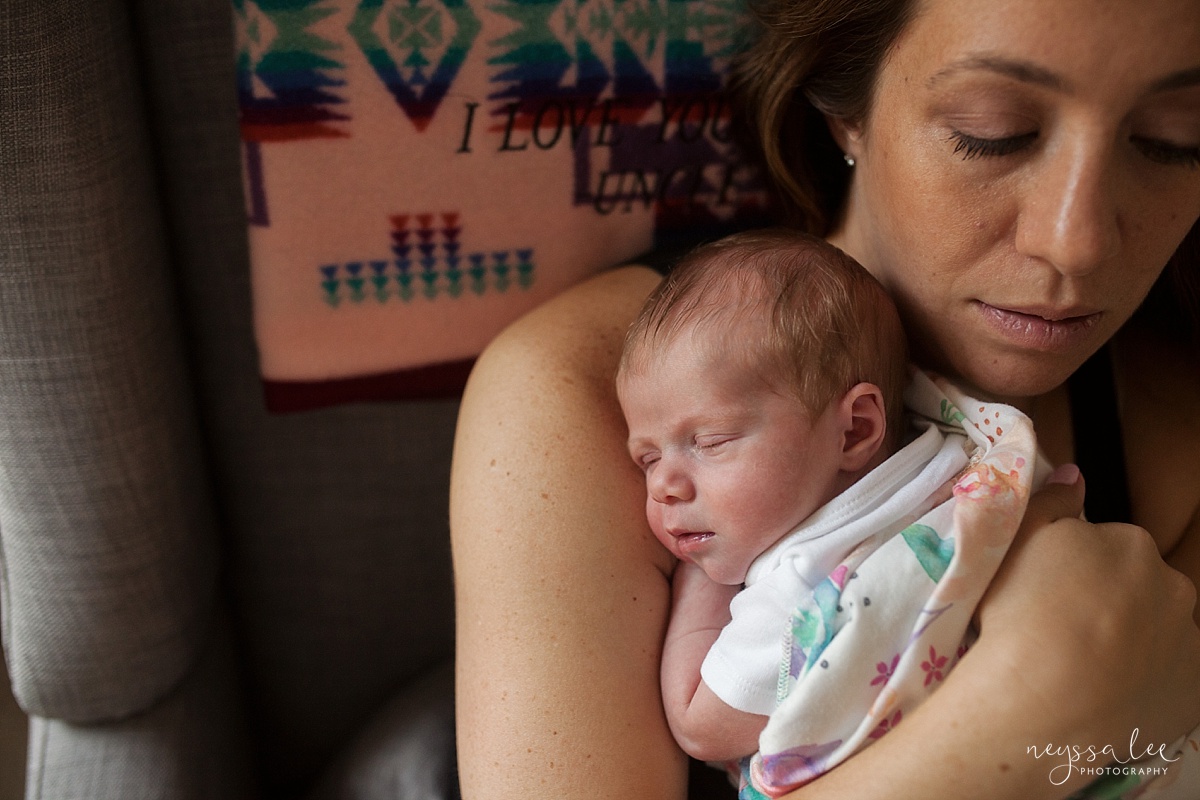 Snoqualmie newborn photographer, Neyssa Lee Photography, Seattle Newborn Photography, Newborn baby girl asleep on moms shoulder