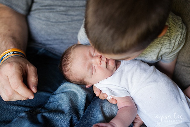 Seattle Newborn Photography, Neyssa Lee Photography, Snoqualmie photographer, brother gives baby a kiss