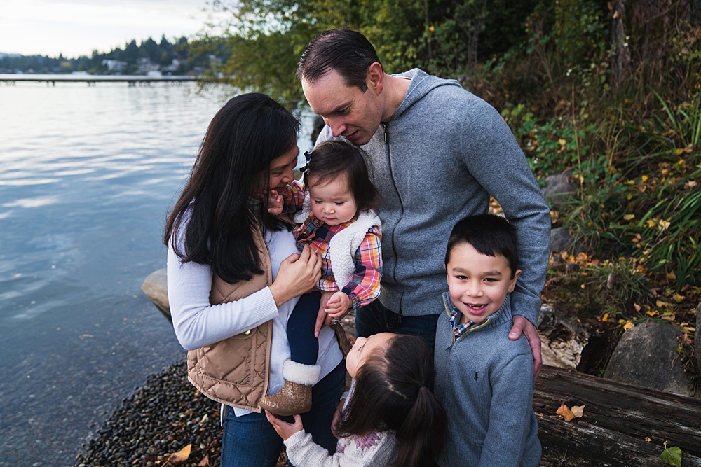 Family of five on Mercer Island for family photos, inspiration for dressing kids for family photos