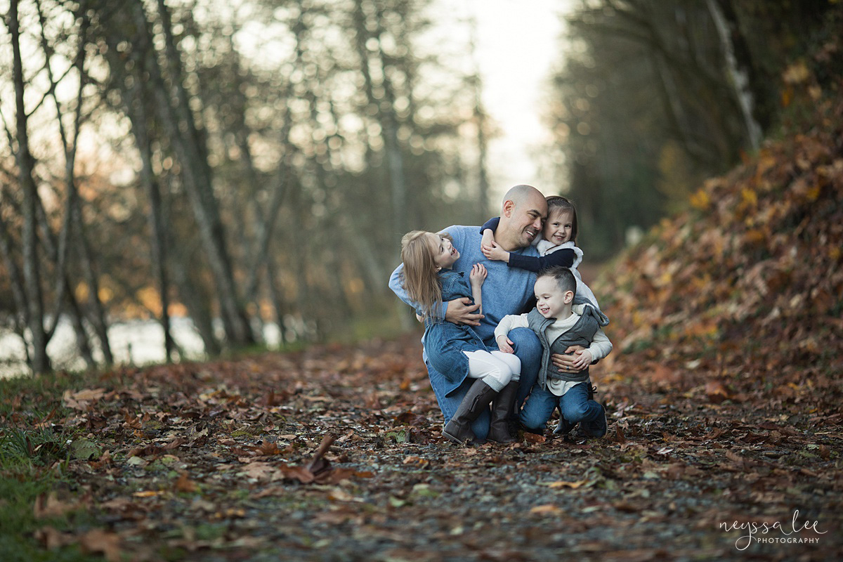 Neyssa Lee Photography, Snoqualmie Family Photographer, Large family photo, Lifestyle photo of dad with his kids
