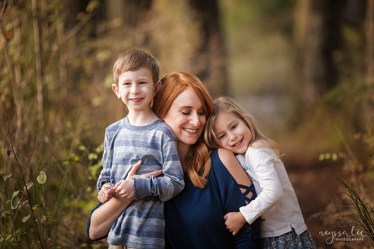 Neyssa Lee Photography, lifestyle family photography, Seattle Family Photographer, Photo of mom loving on her kids