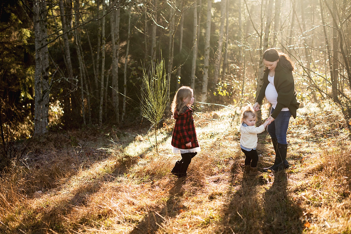 Tips to Rock Your Maternity Session, Neyssa Lee Photography, Seattle Maternity Photographer, Issaquah Newborn Photographer, Photo of Mother walking with daughters