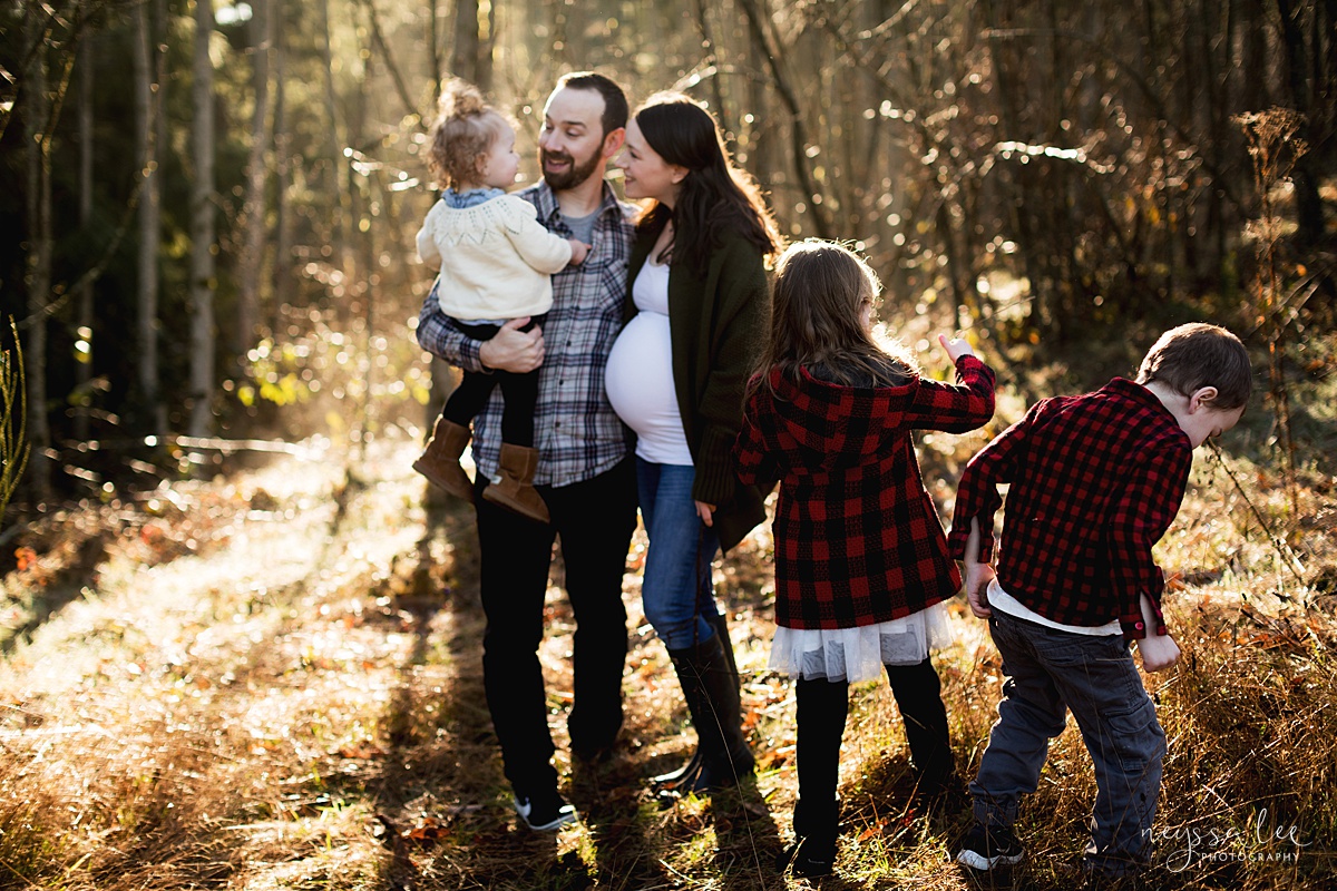 Tips to Rock Your Maternity Session, Neyssa Lee Photography, Seattle Maternity Photographer, Issaquah Newborn Photographer, Photo of older siblings playing near mom and dad