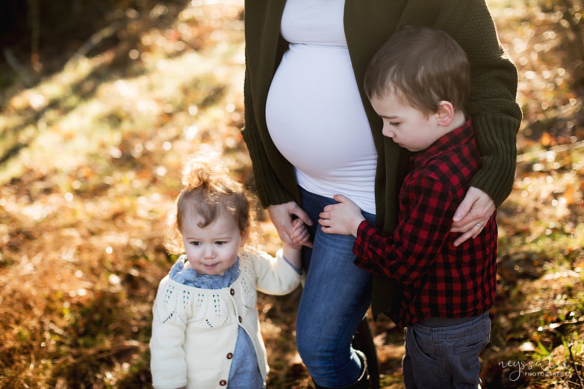 Tips to Rock Your Maternity Session, Neyssa Lee Photography, Seattle Maternity Photographer, Issaquah Newborn Photographer, Photo of pregnant Mother with children