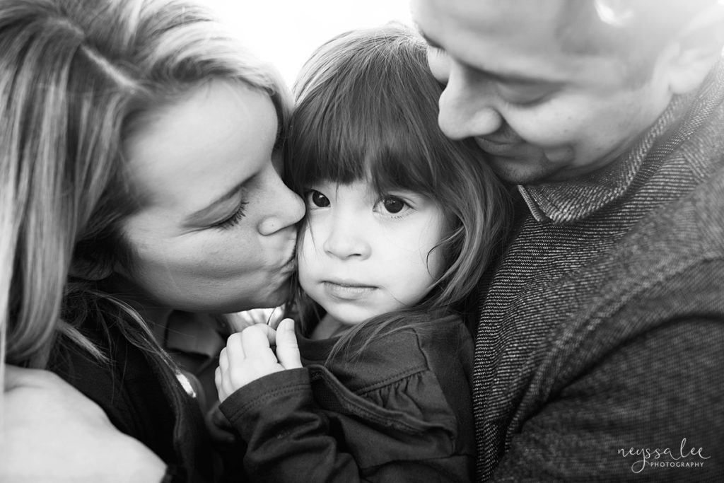 how-to-handle-uncooperative-kids-during-your-seattle-family-photo-session