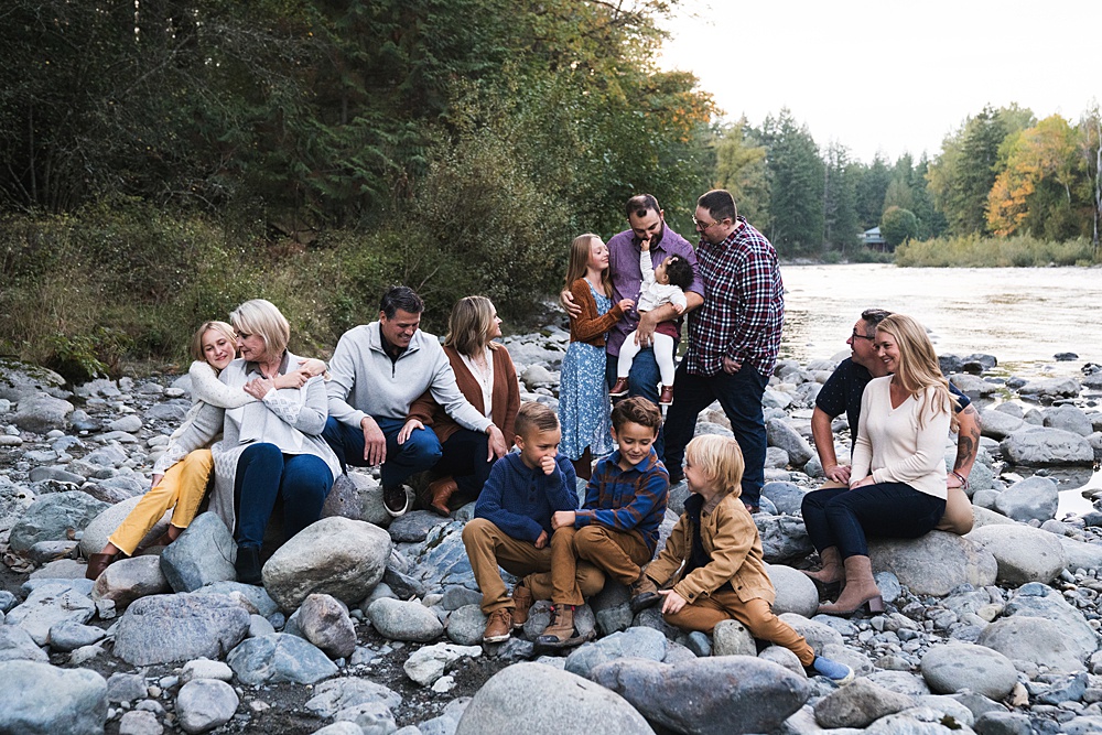 Extended family photo in North Bend as a photo gift idea