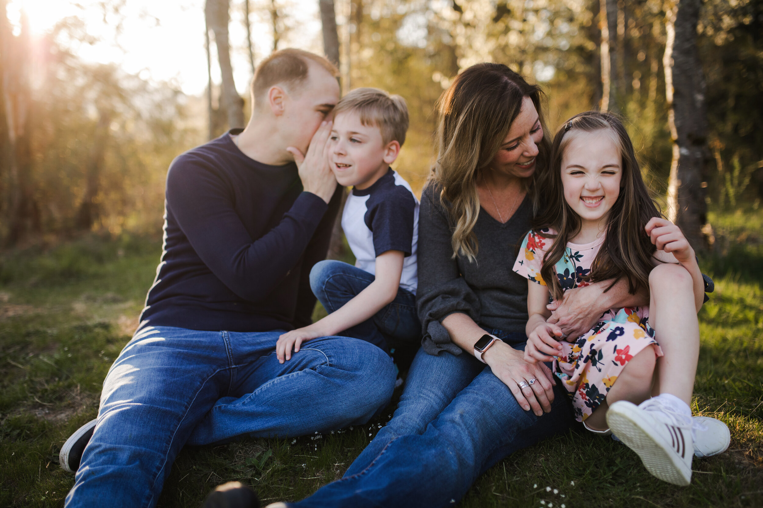 Why Outdoor Family Photo Sessions Take Place 1 Hr Before Sunset |  Issaquah Family Photographer