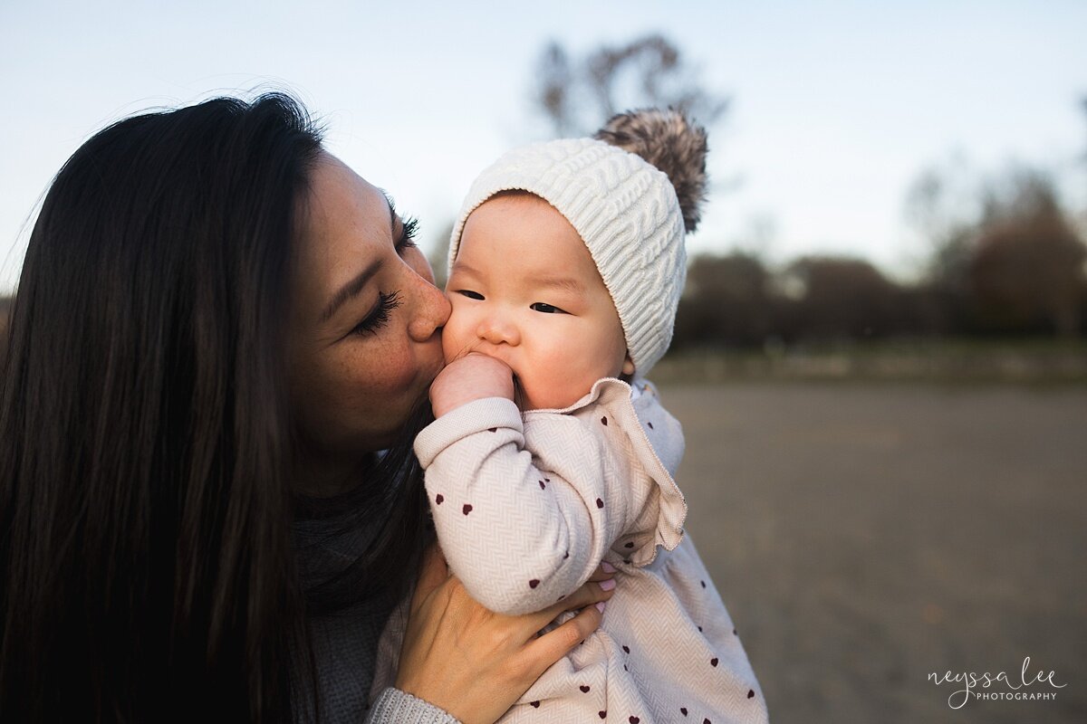 3 Tips for Keeping Baby Warm for Family Photos, Neyssa Lee Photography, Seattle Fall Family Photos, Photo of mama kissing baby girl