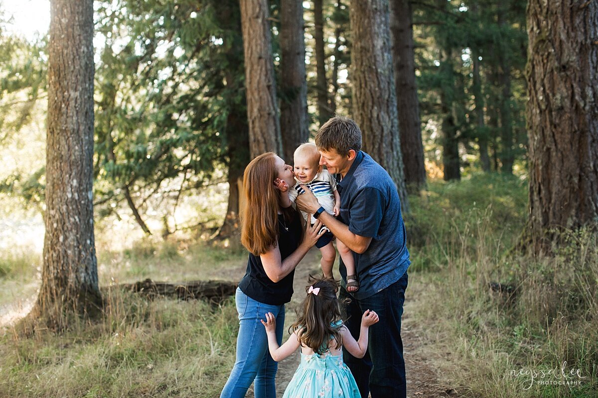 Photographs of Baby's 1st Year, Seattle Baby Photographer, Issaquah Baby Photography, Neyssa Lee Photography, Photo of 1 year old baby boy with his family in the woods