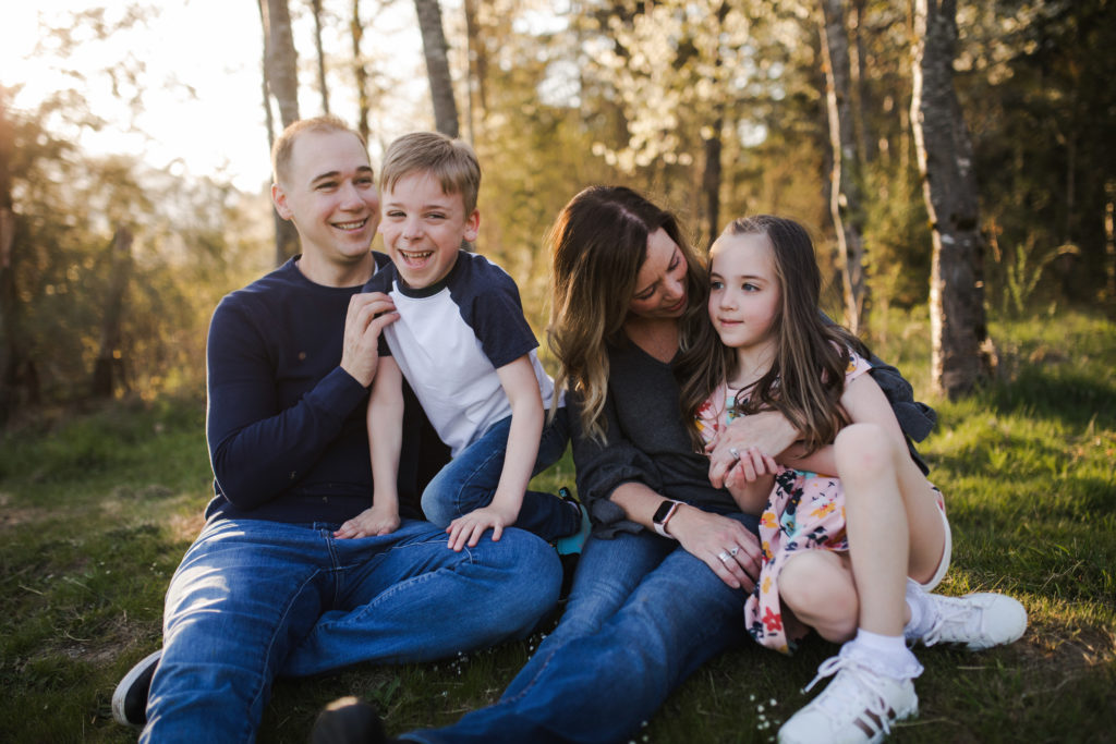outdoor family photos, snoqualmie family photo session