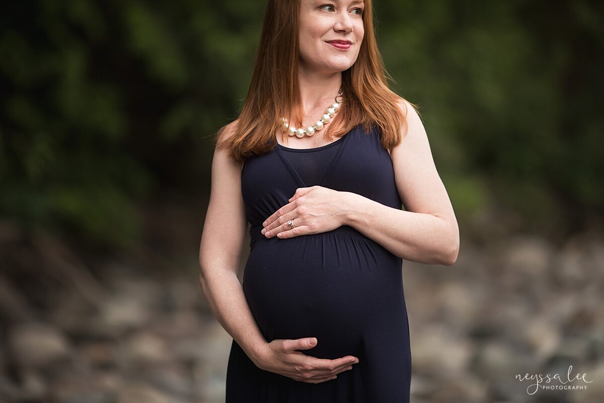 Is a (Mini) Maternity Photo Session Right for Me? | Issaquah Maternity Photographer