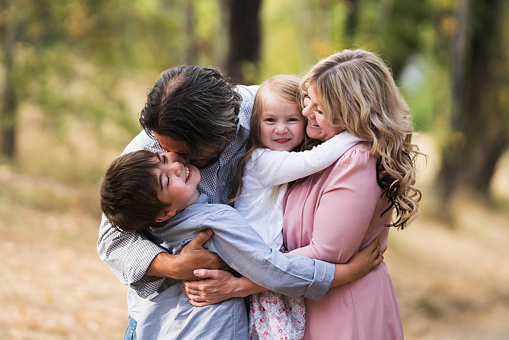 Prepare for a family photo session, Seattle family photographer, Photo of family of four
