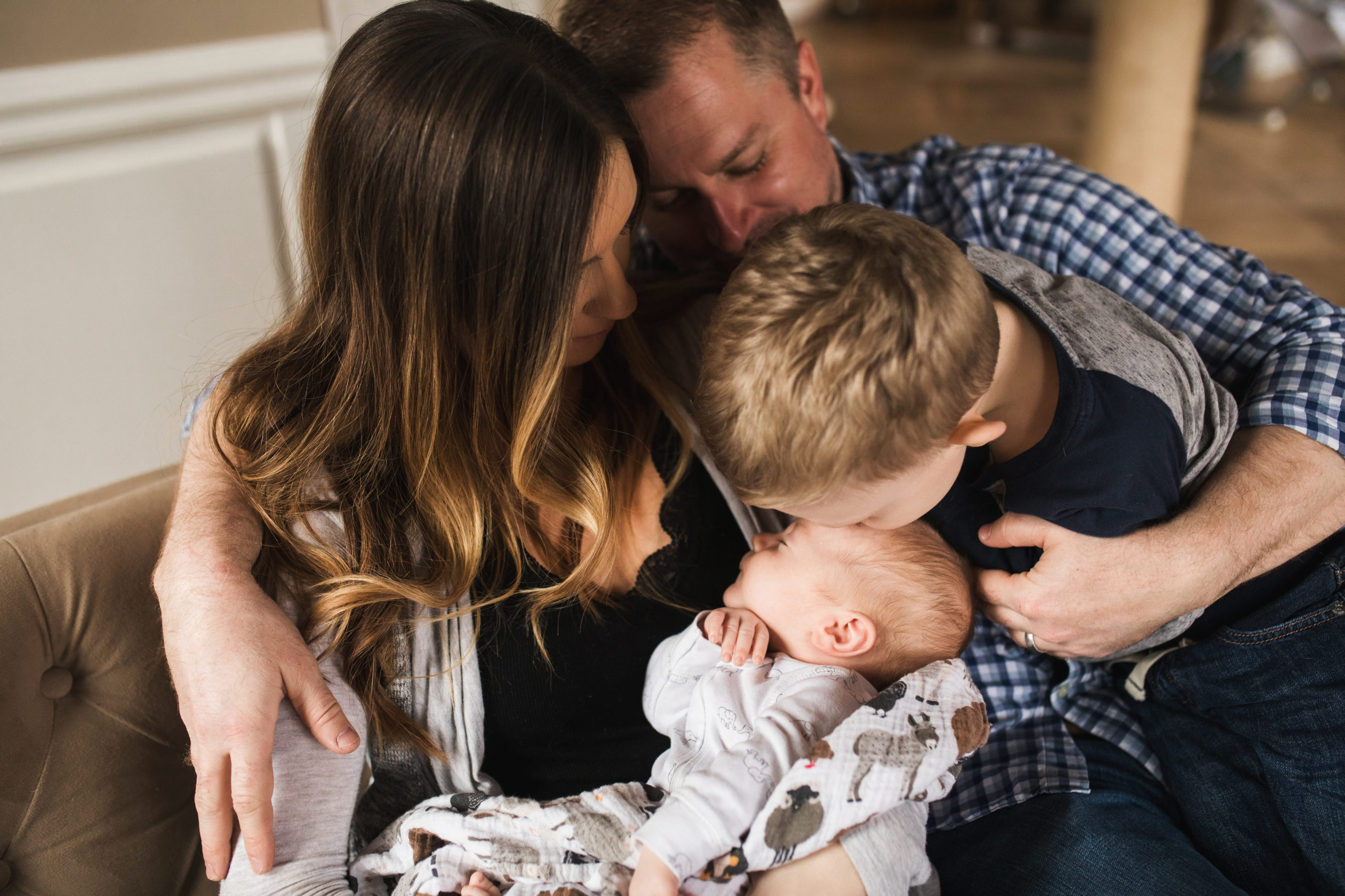 family photos with newborn baby in Seattle area