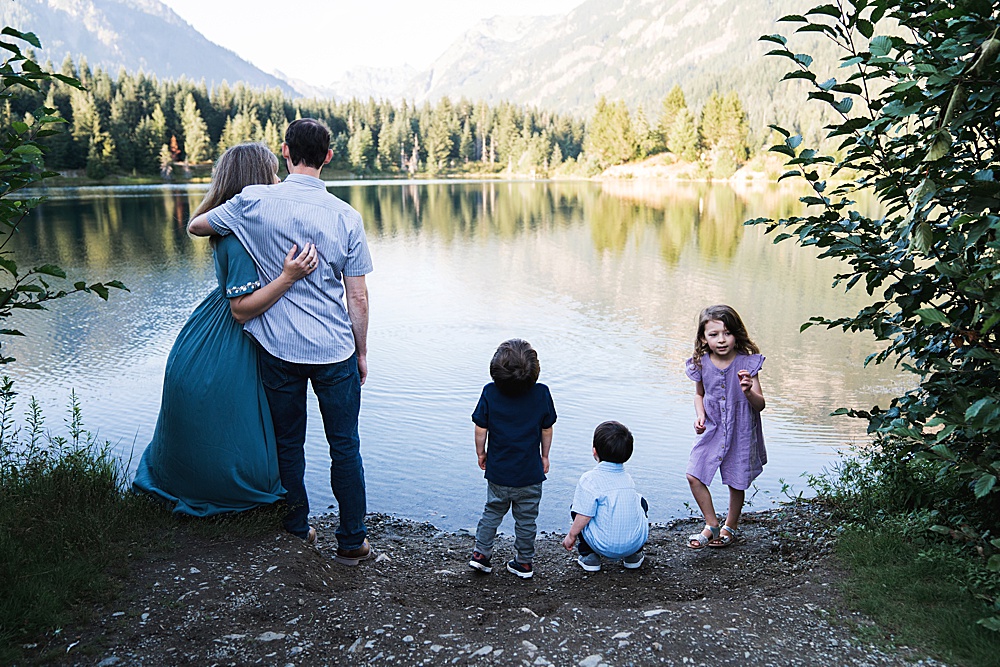 Picture day tips, Family looking over Gold Creek Pond during family photos
