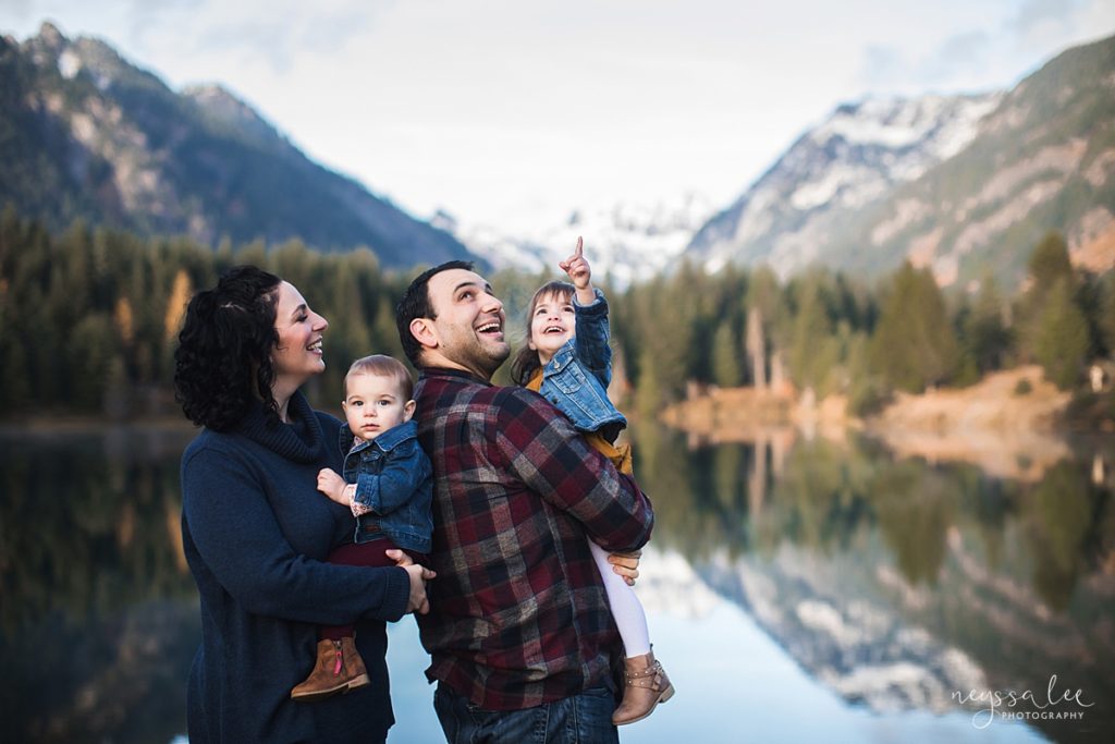 Family Photo of family of four on Snoqualmie Pass