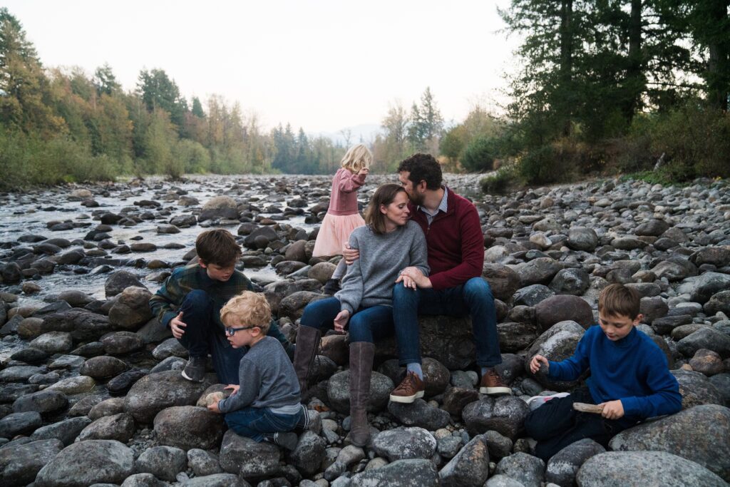Lifestyle family photo of family of 6 at the river in North Bend, WA