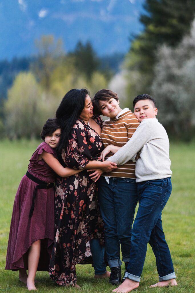 Relaxed and playful Family photos in North Bend, Wa