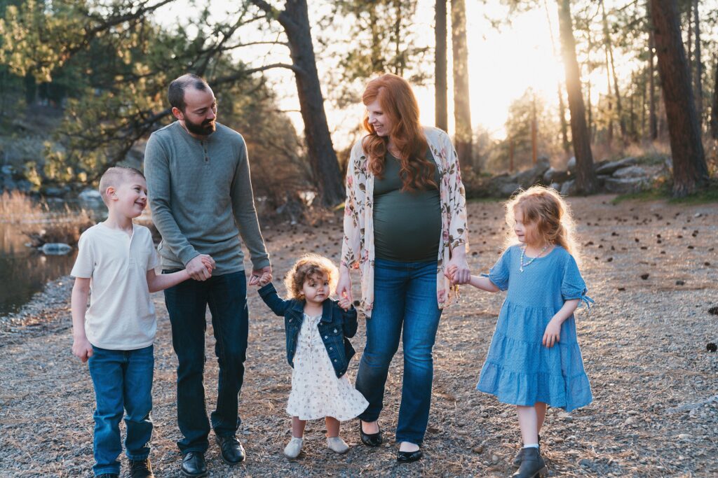 Maternity pictures inspiration for a big family, family of 5
